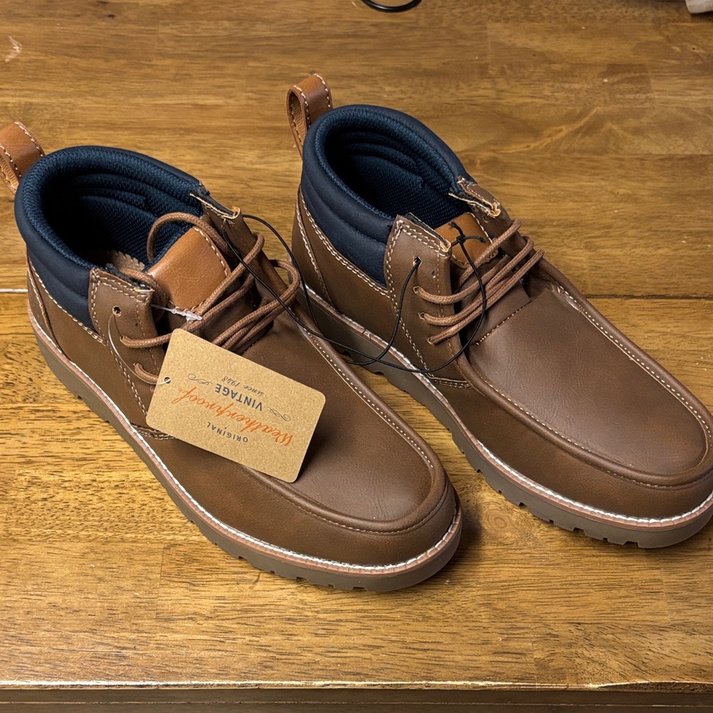 NWT - Men’s Weatherproof Vintage Boots - size 8